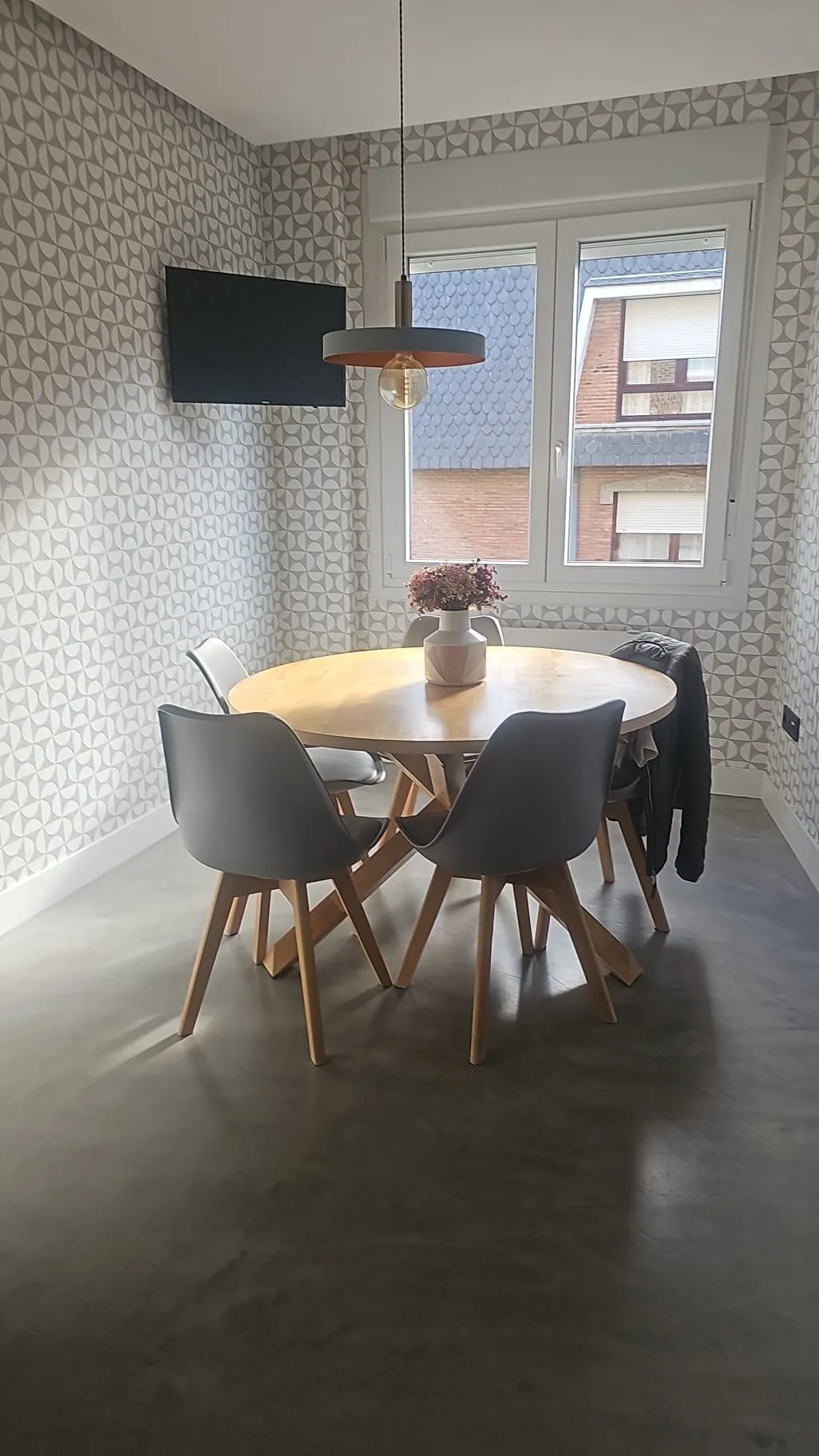 Servicios de pintura y electricidad